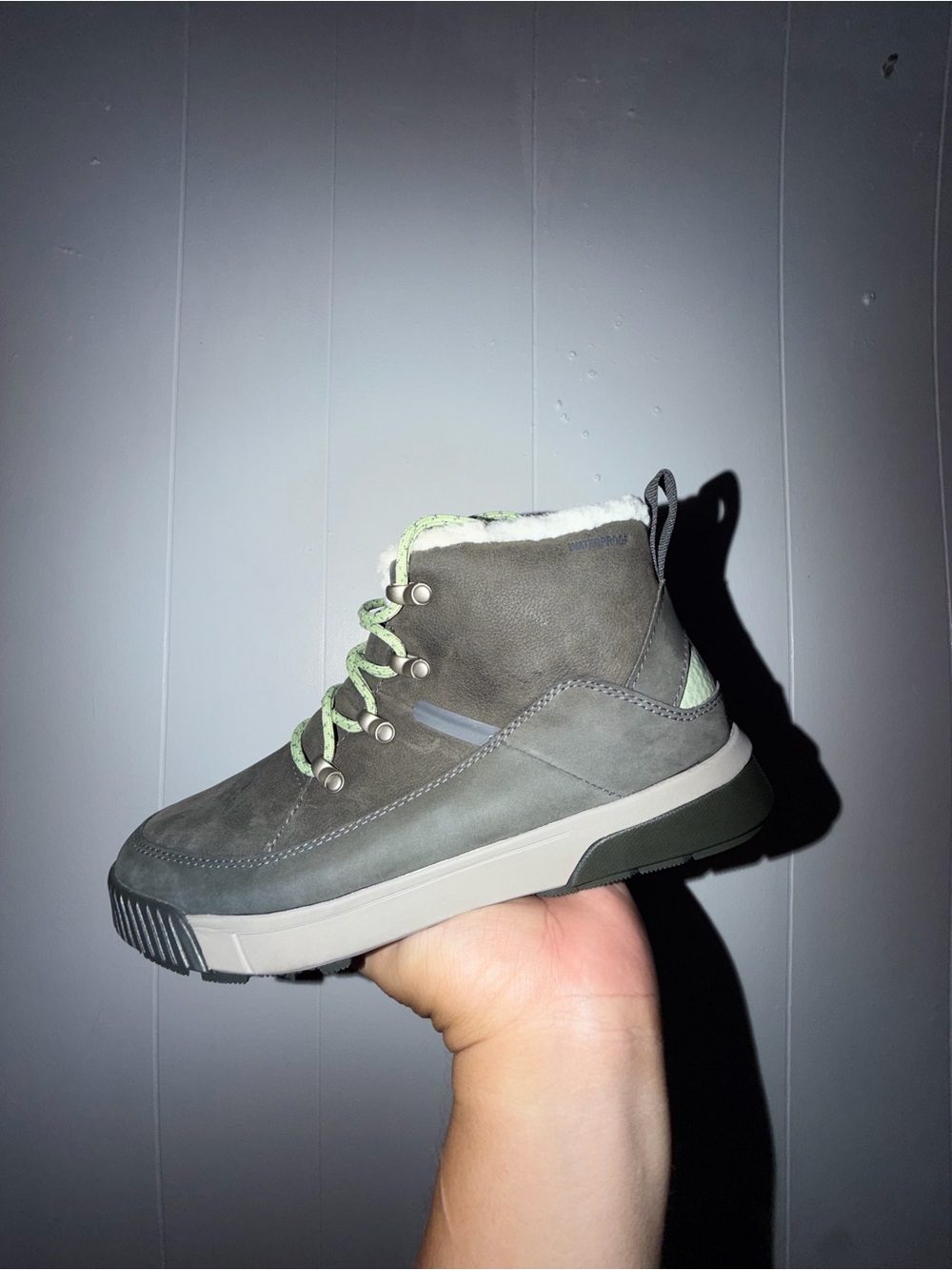 Women ‘The North Face’ winter hiking boots Size 8.5